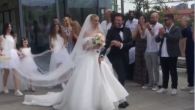 Venčanica je KAO IZ BAJKE: Naš poznati umetnički par se posle 14 godina braka zakleo na večnu ljubav i pred Bogom (VIDEO)
