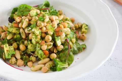 LEBLEBIJA u sočnoj salati: Napravite savršen DIJETALNI obrok koji će vas zasititi (RECEPT/FOTO)