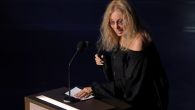 Фаталној диви мајка говорила да је ружна и главата, а ни очух је није штедео: Њену полусестру и њу звао \