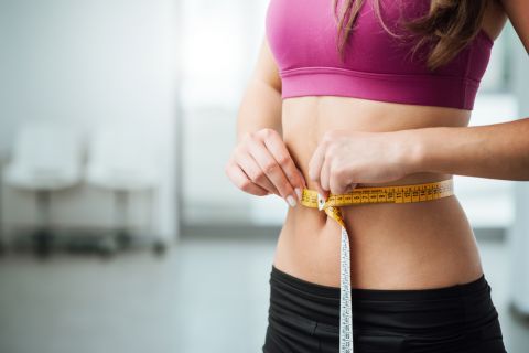 Četiri navike koje mogu da povećaju masnoću na stomaku: Koje večernje navike bi trebalo da preskočimo