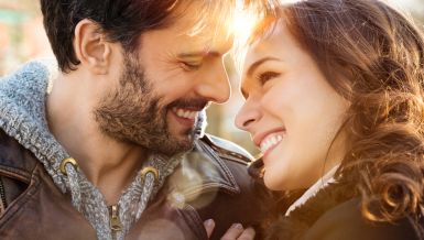 ОВО ЈЕ ГОДИНА У КОЈОЈ ЋЕ ЕМОЦИЈЕ ПОБЕДИТИ СТРАХ: 4 хороскопска знака која ће имати највише среће у љубави у 2026. години