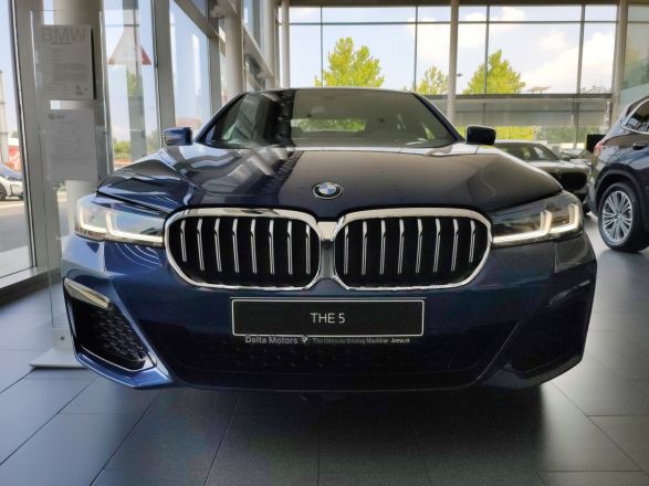 1596102817_BMW-Serije-5-salon.jpg