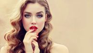 3 NIJANSE KARMINA ĆEMO VIĐATI SVUDA U 2026. GODINI: Jedna je konačno ponovo u trendu 