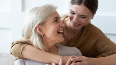 11 ФРАЗА КОЈЕ ЧЕСТО КОРИСТЕ РОДИТЕЉИ, а да нису ни свесни да њима нарушавају однос са одраслом децом 