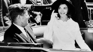 81  ГОДИНА ТРАГИЧНИХ СМРТИ И НЕСРЕЋА У ПОРОДИЦИ КЕНЕДИ: Проклетство најпознатије америчке династије и даље траје