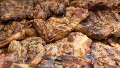 ПОВЕДИТЕ РАЧУНА О РОКУ ТРАЈАЊА СПРЕМЉЕНИХ ЈЕЛА: Оволико се чува месо, а оволико руска салата!