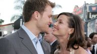 STALA JE IZMEĐU KERI I ZVERKE I NAPRAVILA HAOS U SERIJI \
