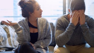 РАЗВОД НЕ ДОЛАЗИ ИЗНЕНАДА: 4 обрасца понашања која му претходе