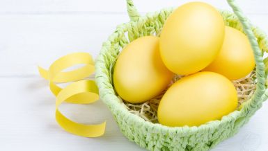 ЈЕДНА НЕМИРНИЦА ПРЕТВАРА ЈАЈА У ЗЛАТНЕ УКРАСЕ: Поступак је врло једноставан 