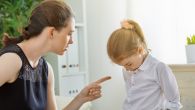 NAJČEŠĆE GREŠKE RODITELJA: Terapeuti tvrde da zbog njih dete gubi samopouzdanje