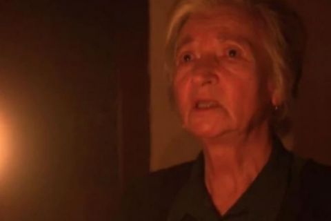 Potresna ispovest bake Desanke: Više od 40 godina živi u mraku, plače sama i nema ko da je čuje