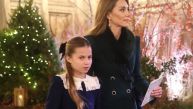 ЦЕЛА ПОРОДИЦА НА ОКУПУ ПОСЛЕ ПОЛА ГОДИНЕ: Ово су најслађи тренутци принцезе Кејт и њено троје деце на божићној служби! (ВИДЕО)