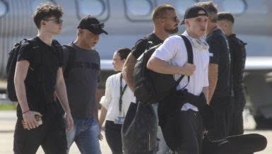 SKROMNI, NORMALNI, PONAŠAJU SE KAO I SVI DRUGI: Sinovi Rikija Martina uslikani u javnosti, sličnost s ocem je nestvarna!