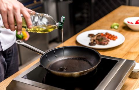 1792589128_cropped-image-chef-pouring-oil-Depositphotos_177185580_S.jpg