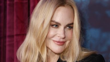 НИКОЛ КИДМАН У ШАНЕЛУ ЈЕ УВЕК ДОБИТНА КОМБИНАЦИЈА: Прелепа глумица својим стајлингом заголицала машту (ФОТО)