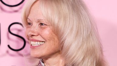 PAMELA ANDERSON OTKRILA KAKO PROVODI DANE, KAKO ODRŽAVA ZDRAVLJE I VITKU LINIJU: Najjednostavnija rutina koja bustuje celo telo!