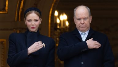 PRINCEZA ŠARLIN OD MONAKA U MOĆNOM IZDANJU: Ponela 40.000 € na reveru i svima zapušila usta! (FOTO)