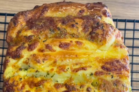 Hleb sa belim lukom kakav nikad niste probali: Pravi se čas i potpisujemo - ne postoji bolji! (RECEPT)