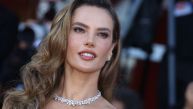 НЕВЕРОВАТНА ФИГУРА У 47. ГОДИНИ: Ево шта славна лепотица ради да би изгледала овако
