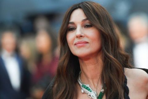 NEVEROVATNO LEPA, GOVORI PET JEZIKA I UŽIVA U ŽIVOTU: Upoznajte Leoni Kasel, mlađu ćerku Monike Beluči (FOTO)