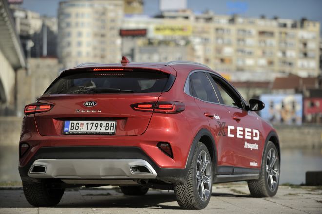 KIA-XCeed-1002-202006.jpg