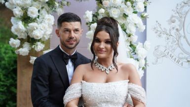 ПЕВАЧИЦА ОДГОВОРИЛА НА НАВОДЕ ДА СЕ РАЗВОДИ ОД ФУДБАЛЕРА: \