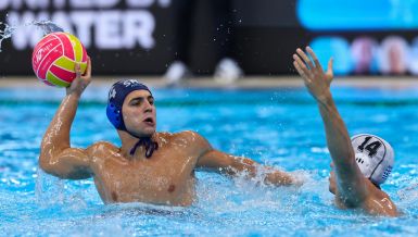 НАЈПОЖЕЉНИЈИ ВАТЕРПОЛИСТА ЗАУЗЕТ? Ископале слику и сад је јасно да има девојку! (ФОТО)