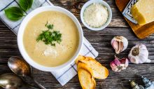 1678973387_shutterstock_1968408847-krem-supa-parmezan.jpg