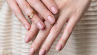 ШТА ЈЕ УКРАЈИНСКИ МАНИКИР? Техника која ствара савршено уредне нокте 