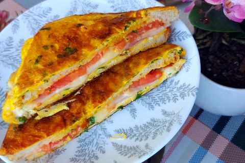 Brzo i ukusno: Napravite topli sendvič za samo 3 minuta (RECEPT/VIDEO)
