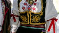 ДА ЛИ ЗНАТЕ СРПСКУ РЕЧ ЗА КОШУЉУ: Данас је потпуно заборављена, а ево како су овај одевни предмет звали наши преци