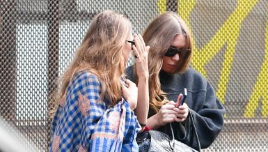 BILE SU ZVEZDE I PRE NEGO ŠTO SU PROHODALE, PA SU REKLE DOSTA! Kako su najpoznatije bliznakinje postale modne kraljice s brendom vrednim više od milijardu dolara?