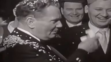 ОВАКО ЈЕ ИЗГЛЕДАО ДОЧЕК НОВЕ ГОДИНЕ ЗА ВРЕМЕ ТИТА: 31. децембар у Југославији није могао да прође без једне ствари! (ВИДЕО)