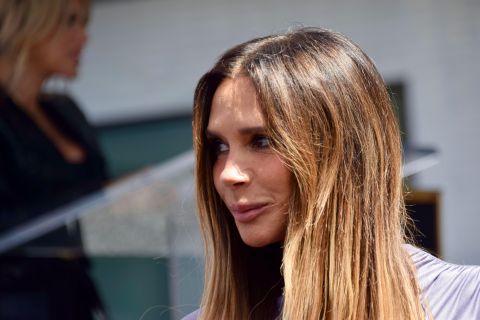 VIKTORIJA BEKAM PONOVO PEVA: Uzela mikrofon posle 13 godina 