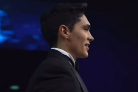 IZABRAN NAJLEPŠI MUŠKARAC NA MEĐUNARODNOM TAKMIČENJU LEPOTE: Ima 23 godine, studira prava, a evo odakle dolazi (FOTO)