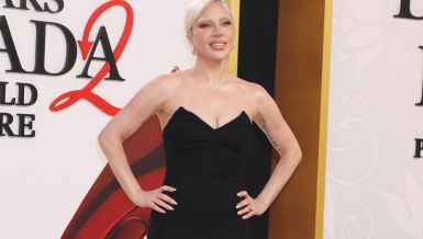 Лејди Гага изненадила све: Лепша је него икада - овакву је нисмо видели на црвеном тепиху (ФОТО)