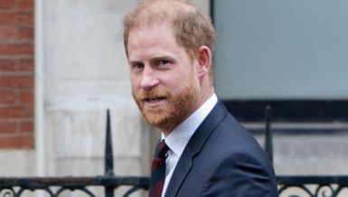 ПРИНЦ ХАРИ ДОЖИВЕО ТЕЖАК ПОРАЗ НА СУДУ: Мора да плати 9,5 милиона фунти
