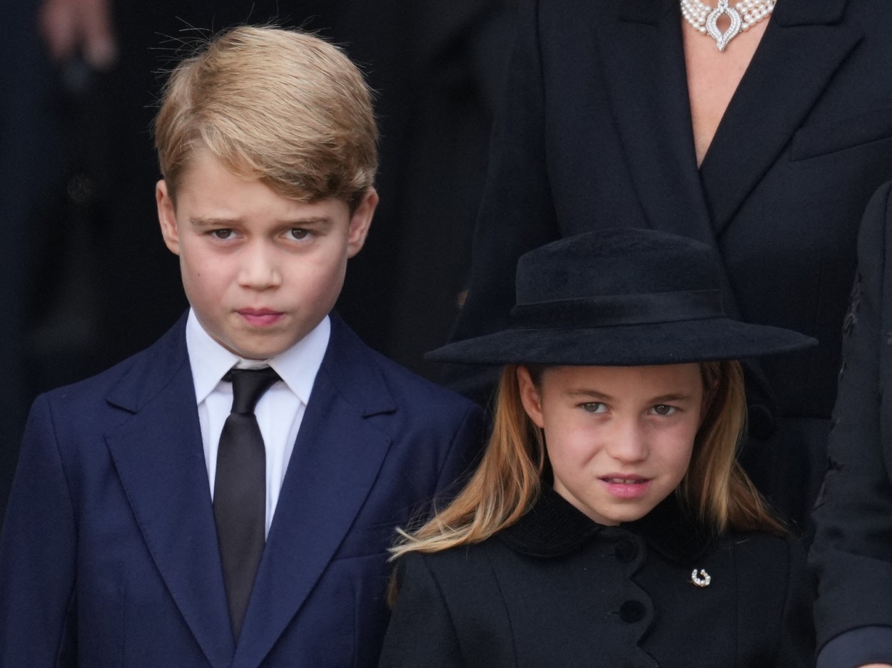 Simbol koji je ponela princeza Šarlot ima veliko značenje za kraljicu Elizabetu: Mali detalj na haljini nije ostao neprimećen (FOTO)